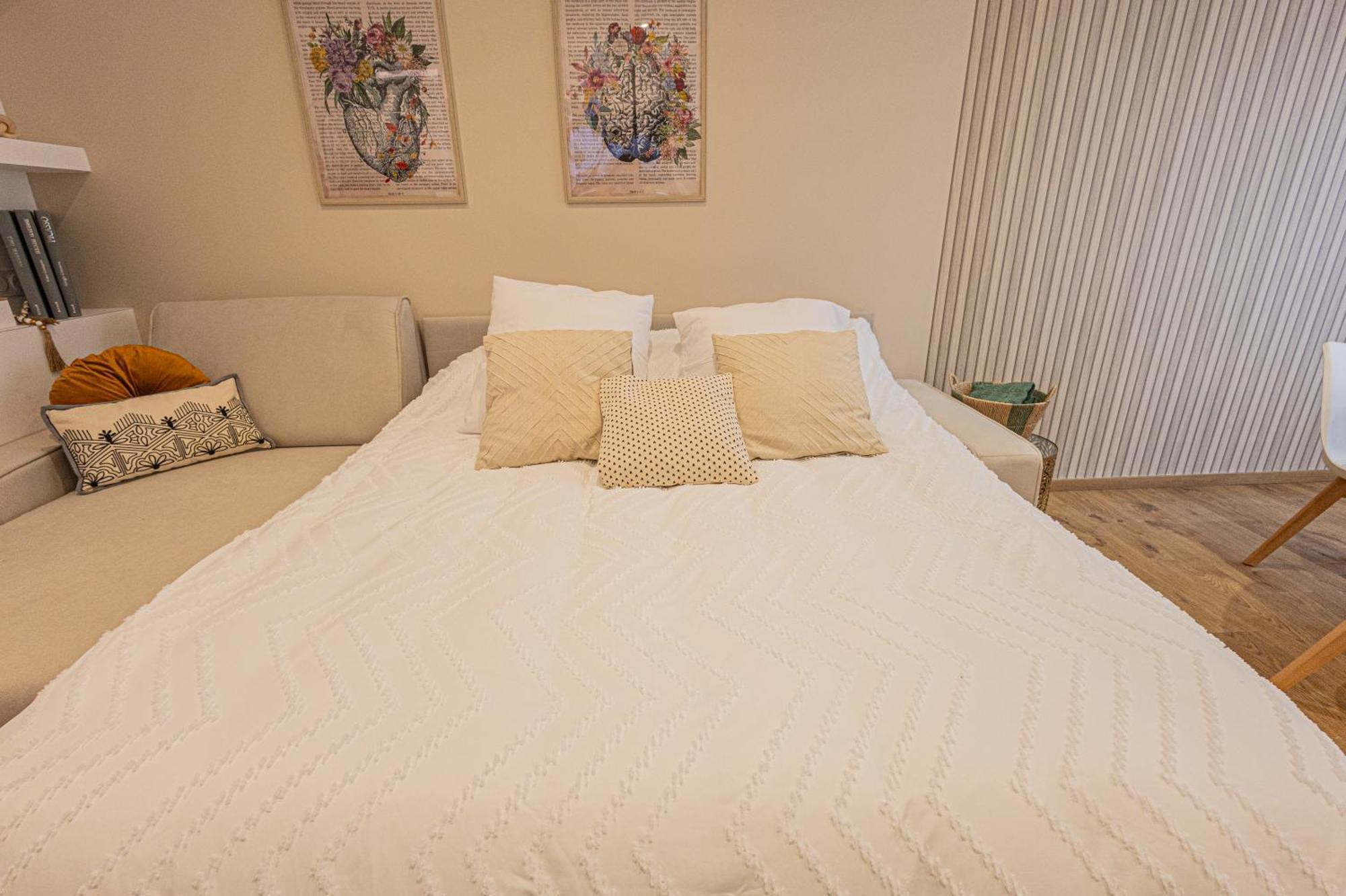 T2 Center Parking Air Conditioning Wi-fi Apartment *